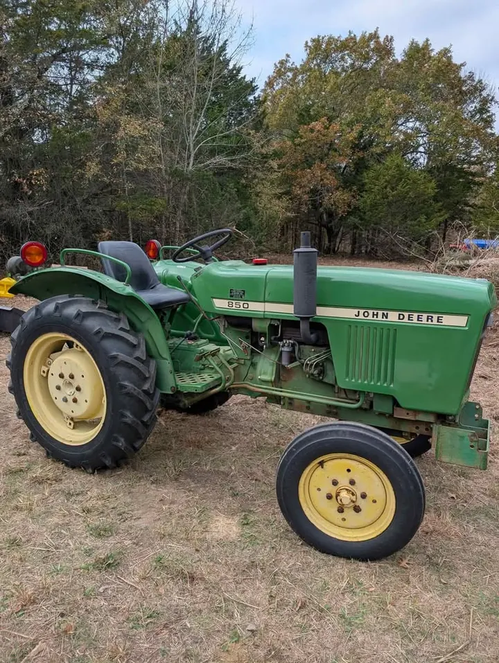 Big Toys John Deere 850 tractor used for brush hogging